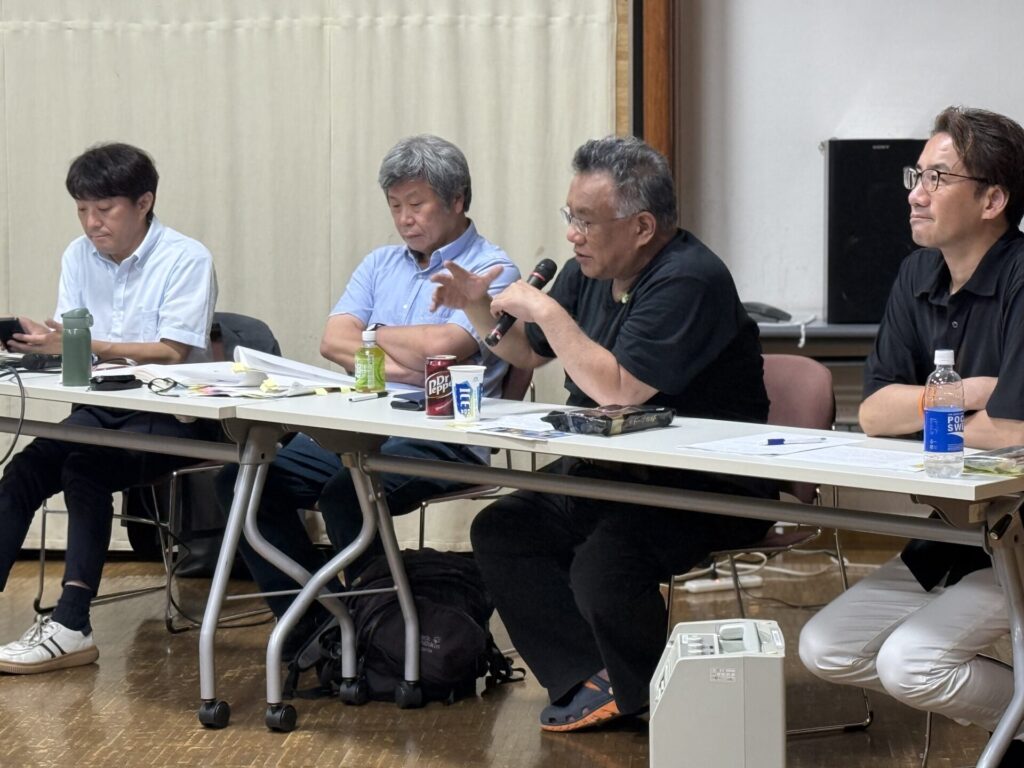 演者4人